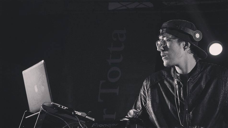 Dj  caitas  1 1024 683