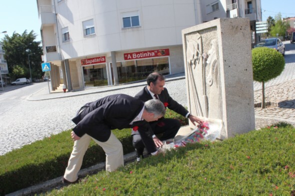 25 de Abril de 2013 4