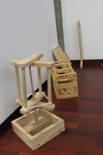 Miniaturas em madeira 5