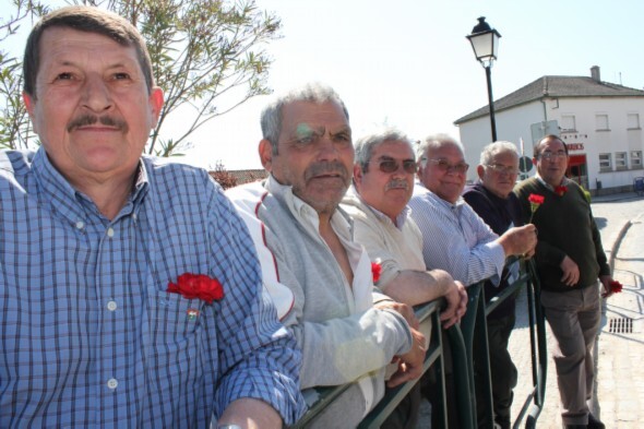 25 de Abril de 2013 6